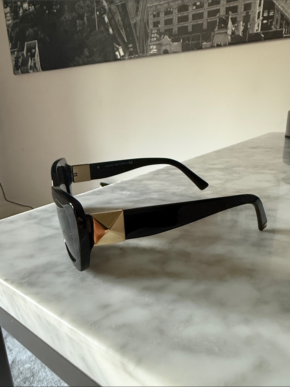 NEW Valentino Classic Black Cat-Eye Sunglasses - Women's Accessories - Picture 2 of 5